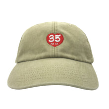 Cargar imagen en el visor de la galería, Love 35mm Gorra Vintage Crema
