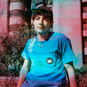 K&F Gato Camiseta Bleached TIKI